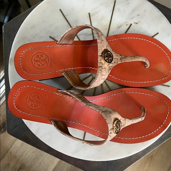 🛑 1 hour sale. Tory Burch, size 9.5, Cork & Gold Wedge Sandals, EUC - Picture 4 of 10